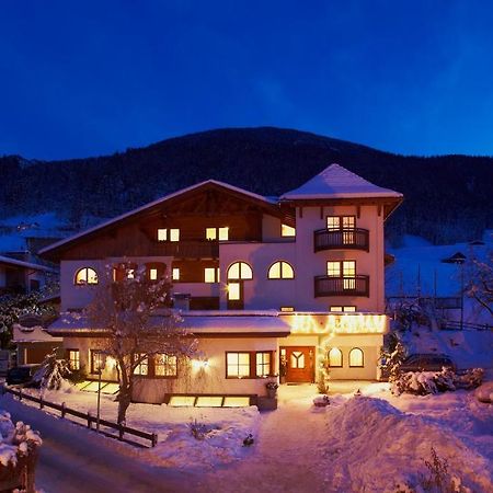 Ferienhotel Bergland Arzl im Pitztal Exterior foto